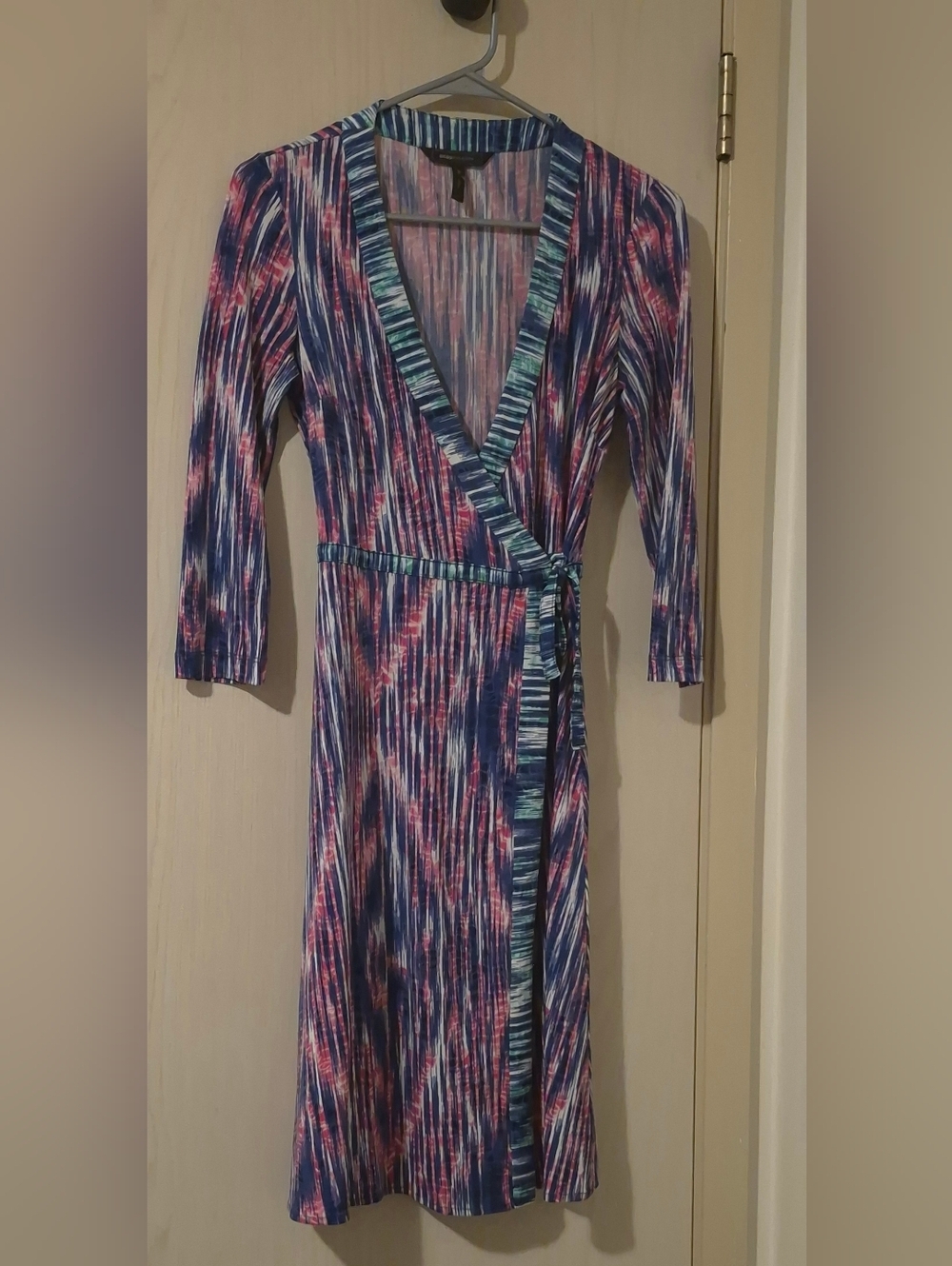 BCBGMAXAZRIA Abstract Print Wrap Dress (XS)